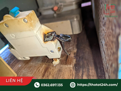 Aptomat bị cháy đen và hỏng nặng do chập điện quá tải gây ra tình trạng cầu dao hay bị nhảy.