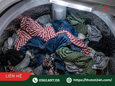 Hiện tượng quần áo bị dồn lệch về một phía trong lồng giặt — giải đáp cho thắc mắc máy giặt không vắt được quần áo là lỗi gì