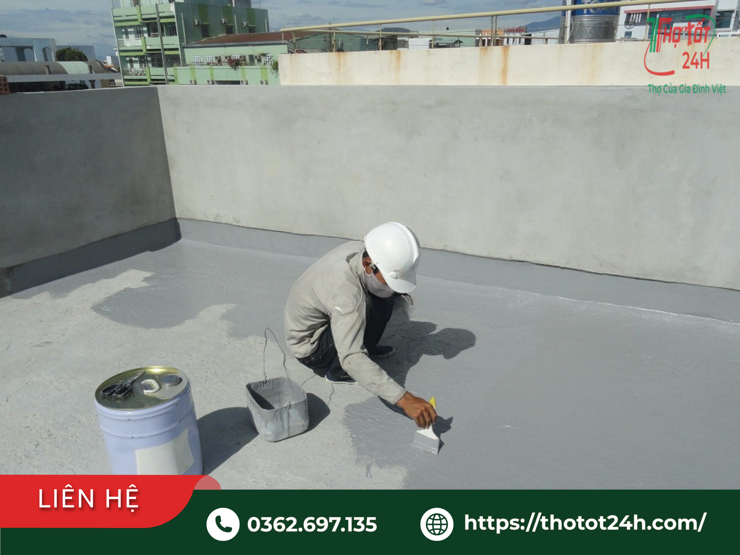 Thợ quét màng chống thấm chân tường sân thượng
