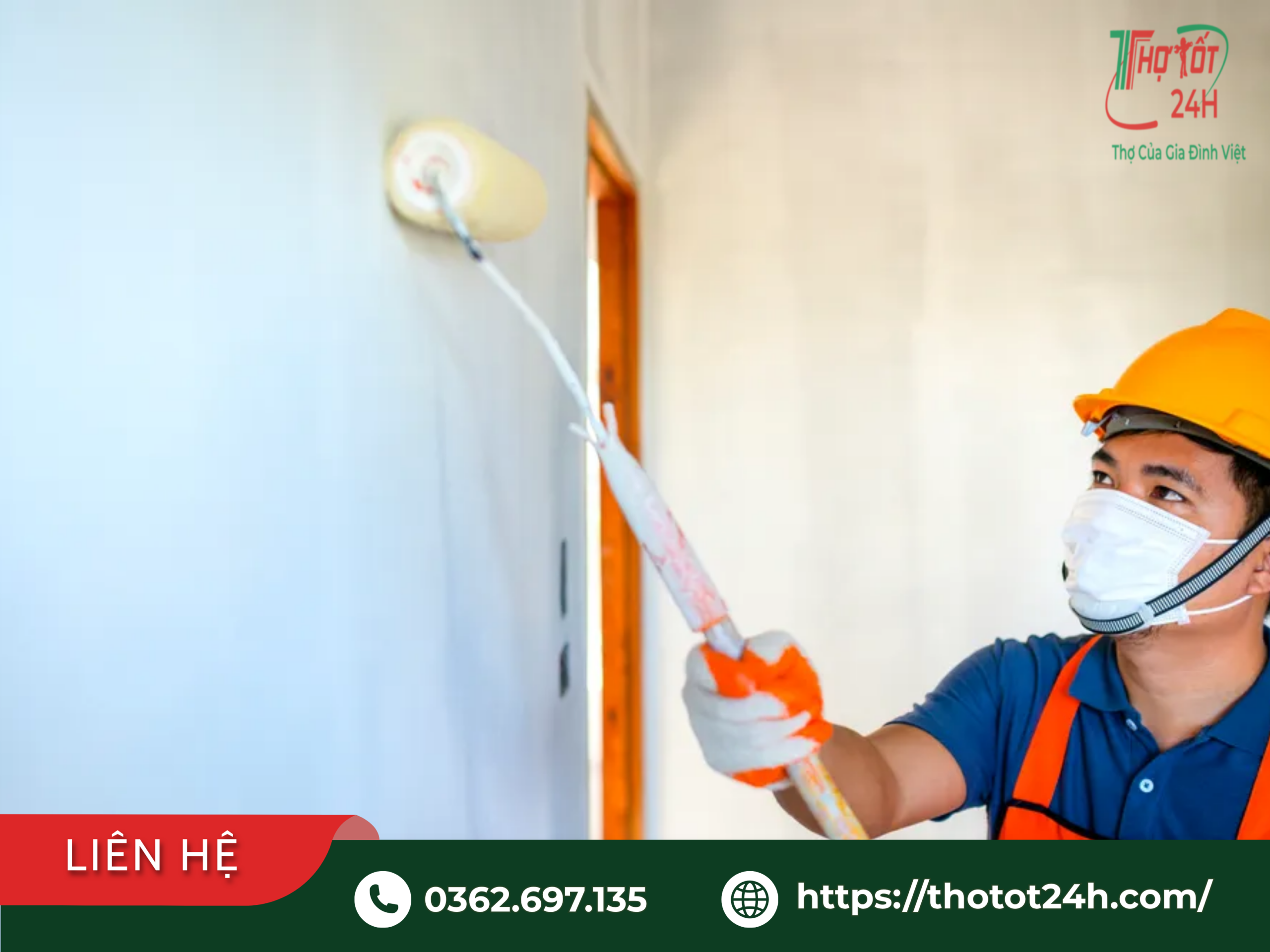 Thợ sơn hoàn thiện bề mặt sau khi xử lý chống thấm tường nhà vệ sinh