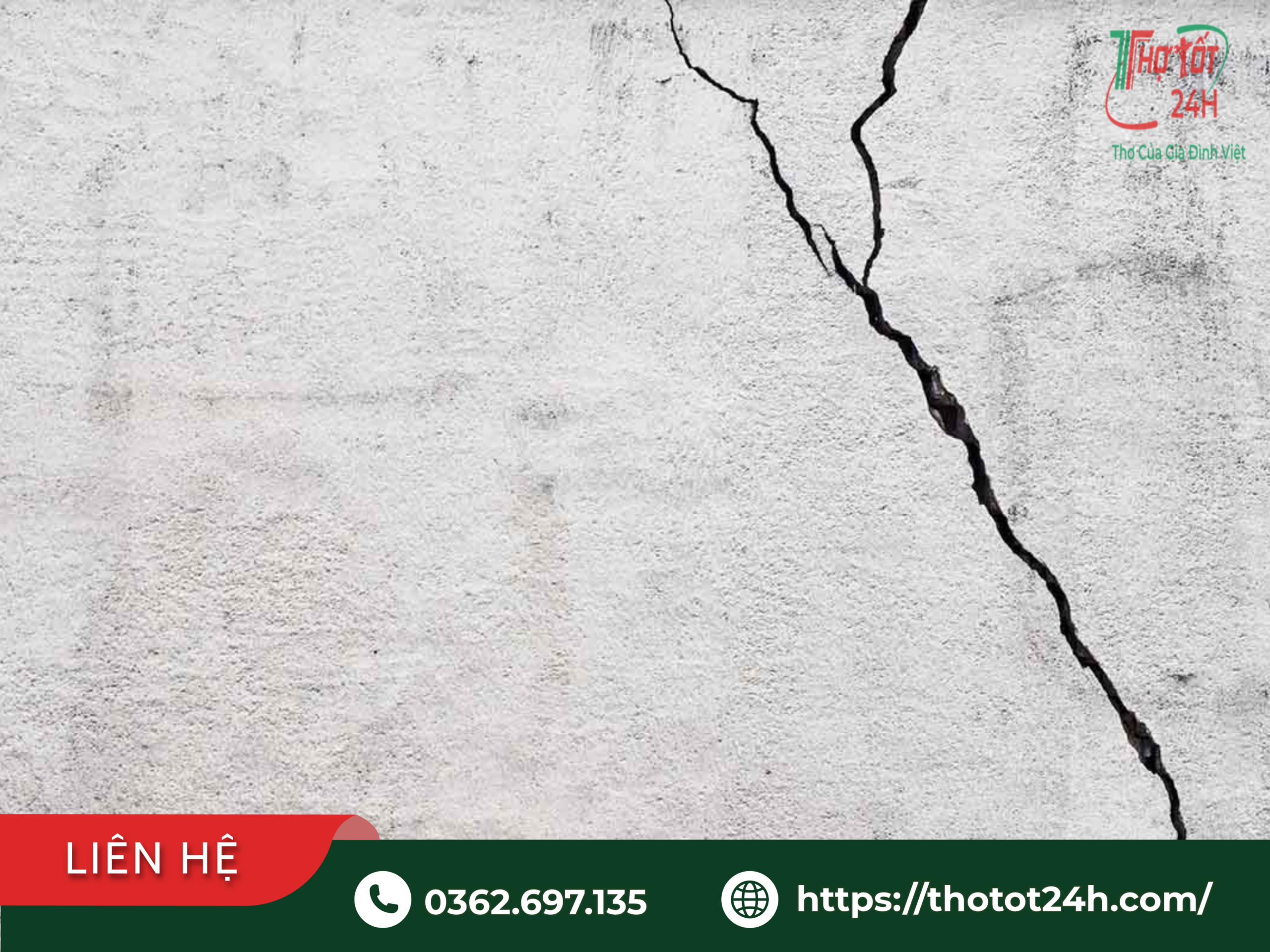 Hình ảnh sàn bê tông sân thượng bị nứt chân chim kéo dài gây nguy cơ thấm dột
