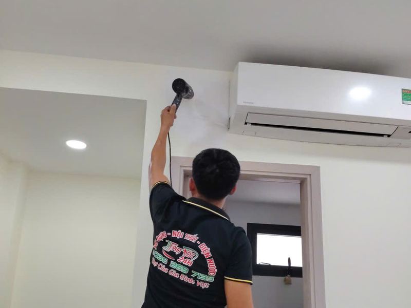 Khoan lắp thiết bị điện