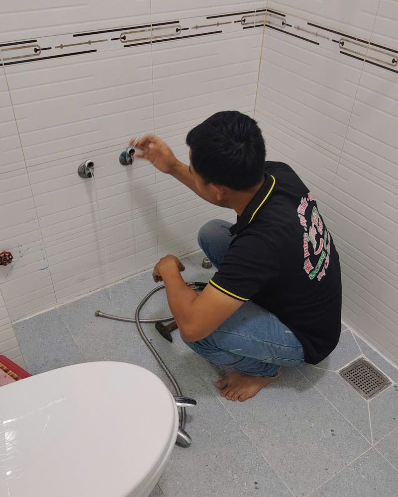 Lắp sen vòi nhà tắm – Thợ Tốt 24H
